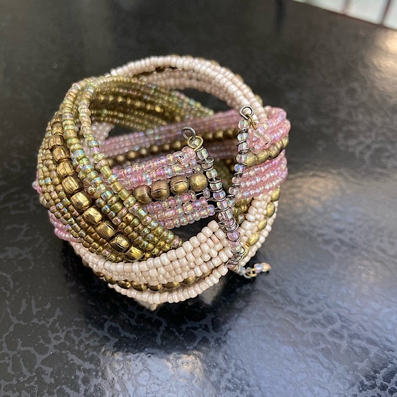 Pink and gold beaded bracelet - Picture 1 of 2